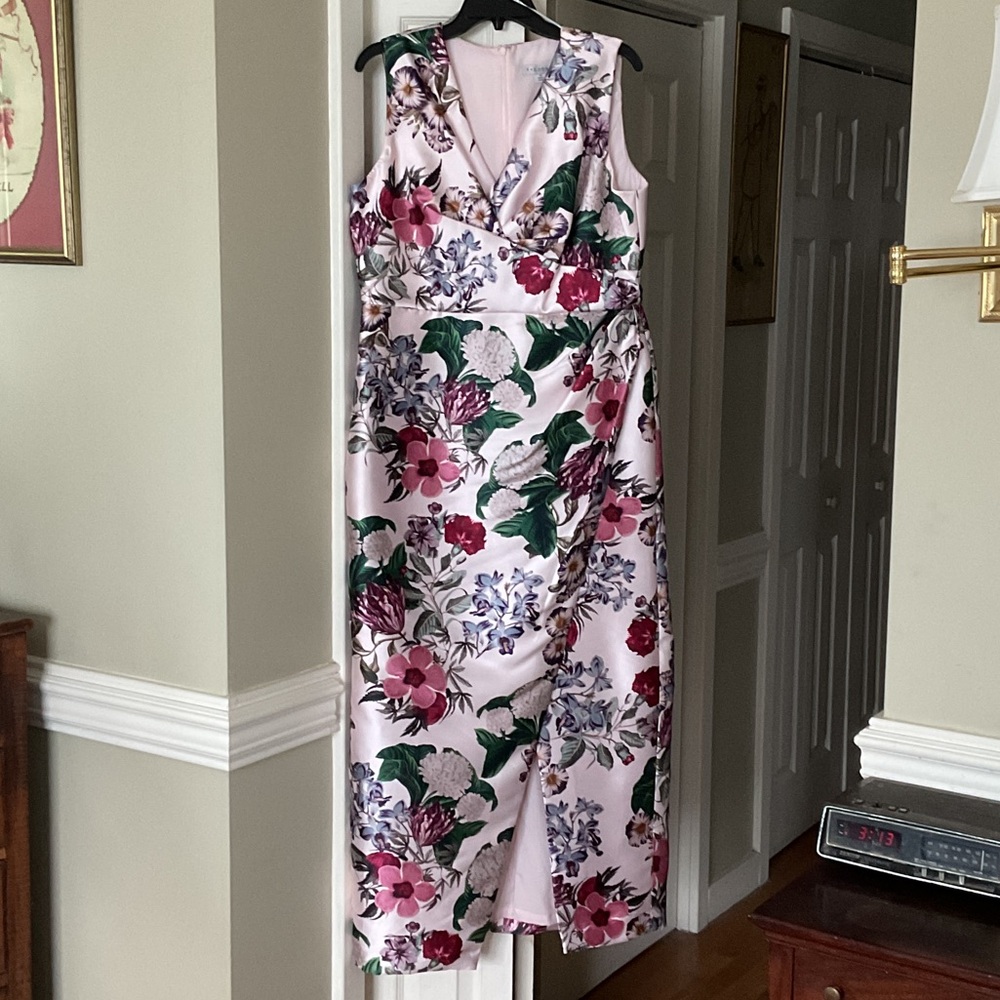 Kay Unger Floral V-Neck Long Dress in Pink and Green Floral Design. SZ. 14